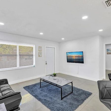 2 Bdrm Modern House Mins From Beach & Casino Hb1 Hallandale Beach Exterior foto